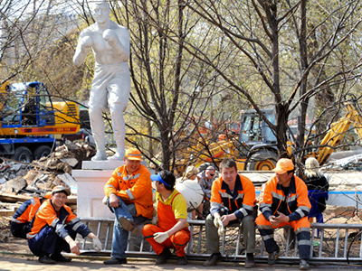 Migrant workers “might provoke a crisis" - opposition leader