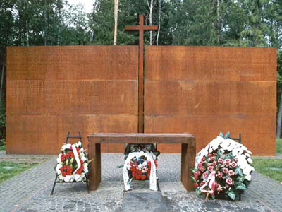 Russia considers rehabilitating Polish servicemen