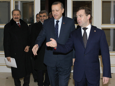 Medvedev says nuclear energy poses no risks