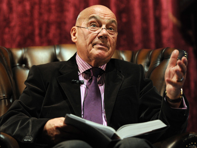 Fool of remorse: Veteran TV anchor retracts Duma insult after ban threat
