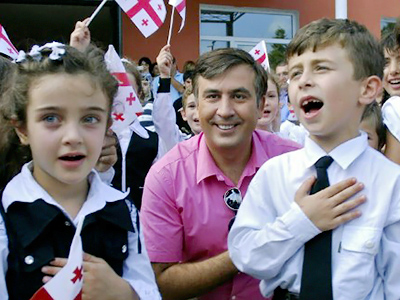 Saakashvili closes down Russian schools in Georgia