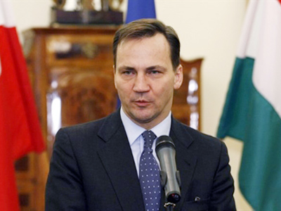 Poland’s Foreign Minister blames presidential plane crash on pilots’ error