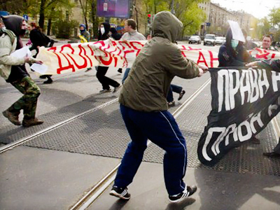 Russian anarchists start war against rich people’s property