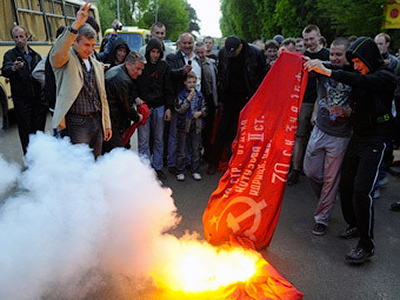 Ukraine’s Constitutional Court bans use of red Victory banner