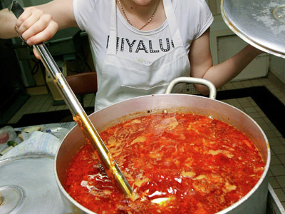 Saliv-ate: Ukrainian waitress pleads guilty to spitting in MPs’ food over 4 years