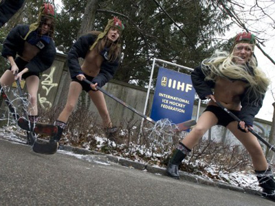 Topless players challenge Lukashenko on Swiss ice