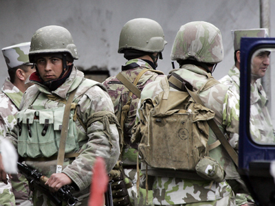 Uzbekistan bans foreign military bases