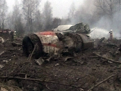 Moscow opens investigation of Polish air crash internet photos