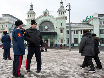 Cossack vigilantes start patrolling Moscow streets