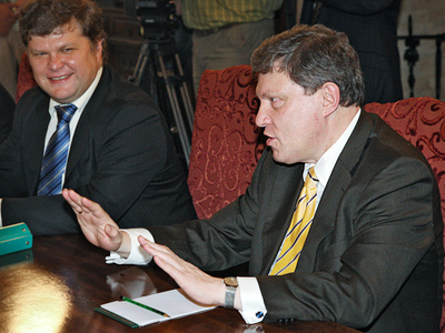 Opposition leader takes Medvedev’s advice to fight electoral bureaucracy