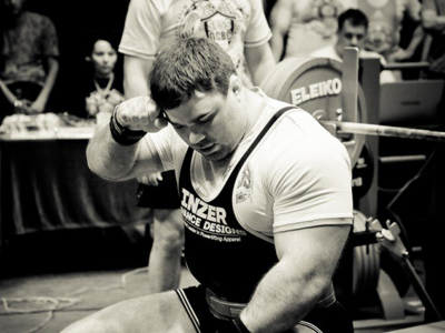Big weight kills bench press record holder
