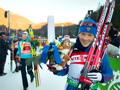 Biathlon star Olga Zaitseva delays retirement until 2014