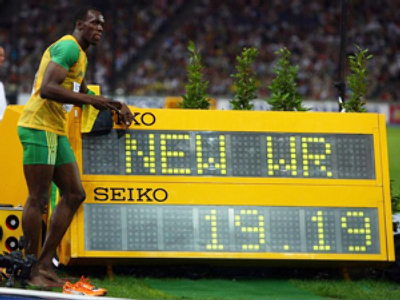 Bolt sets new mark in 200m