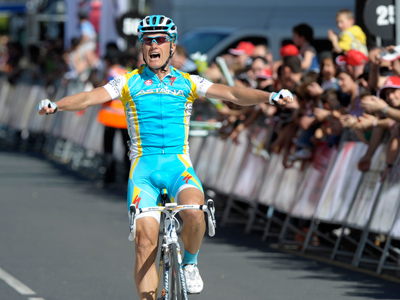 Cycling star accused of race-fixing