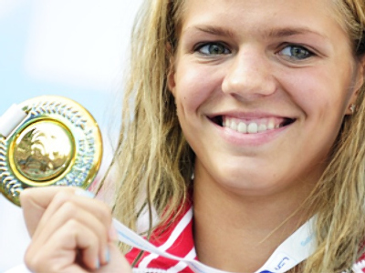 Efimova wins 100-meter backstroke in Budapest