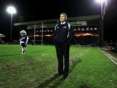Kingsley Jones takes on Russian national rugby team