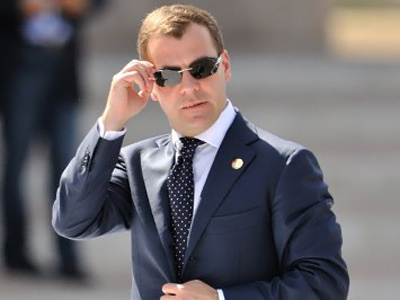 Medvedev keeps close eye on sport federations