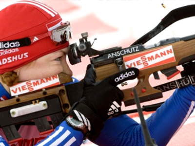 Russia wins first women’s biathlon relay of 2010