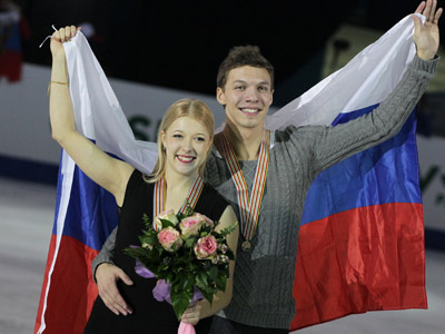 Russian dancers dominate European figure skating champs