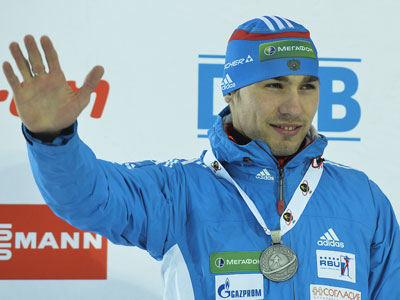 Shipulin takes silver in mass start at biathlon worlds