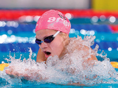 Teen makes Russian swimming history in Rome