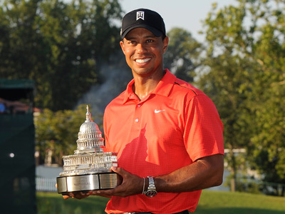Woods lifts 74th PGA trophy