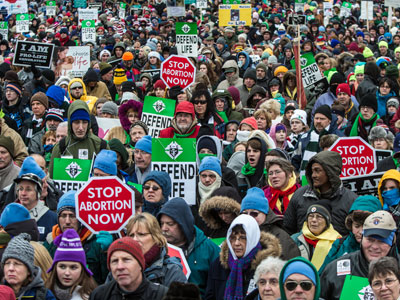 Tens of thousands march in Washington anti-abortion rally (PHOTOS)