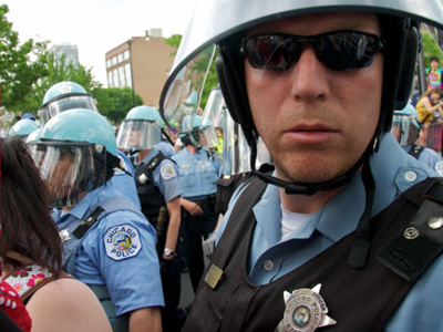Chicago cops threaten to revoke First Amendment rights from journalists