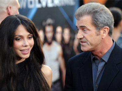 Gibson to sing a duet with Russian lover