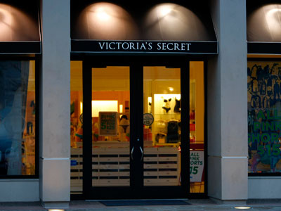 12-year-old girl Tased in Victoria's Secret store