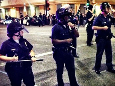 300 protesters swarm Hollywood Boulevard in LA, clashes with police reported (PHOTOS)