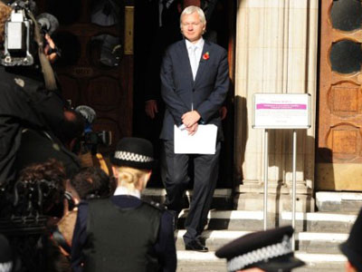 Assange's mother: Julian is one step closer to US extradition