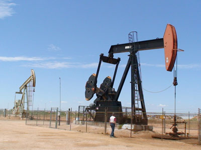 Double deceit? AIDS cure scammer accused of billion-dollar oil hustle