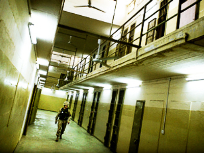 Pentagon attacks report of detainee rape photos