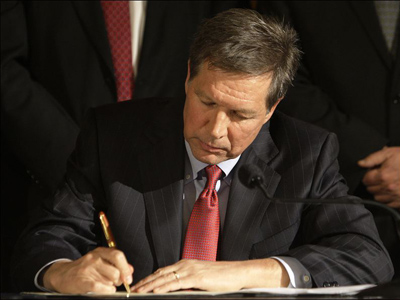 Poll: Majority wants collective bargaining back
