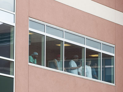 Feds raid lab linked to meningitis outbreak