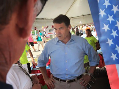 Rick Perry threatens Ben Bernanke