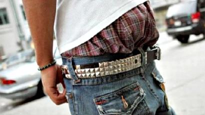 M.I.A gives America the middle finger