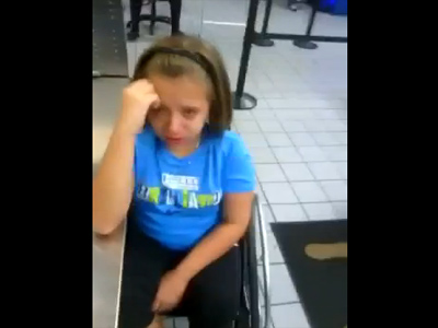 TSA calls bomb specialist on wheelchair-bound 12-year-old girl