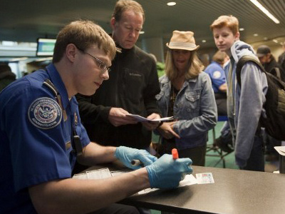 Man booted from airplane for wearing anti-TSA shirt