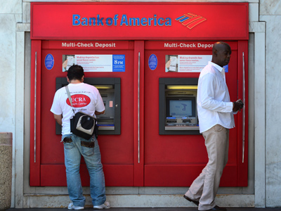 US middle class' net worth lowest in decades