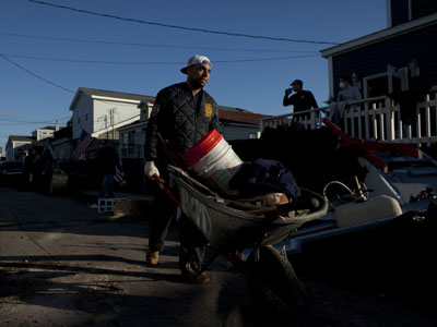 Sandy volunteers facing same risks as 9/11 first responders
