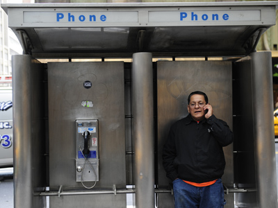Court gives government the go-ahead for warrantless wiretaps