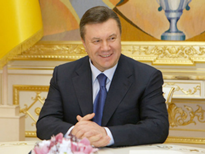 Ukraine’s leader turns 60, but presidency still in infancy