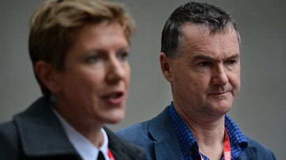 BBC Newsnight journalist Liz Mackean (L) talks next to colleague Meirion Jones (R) as the pair make statements to the media at BBC Broadcasting House in London on December 19, 2012 after the release of the Pollard report into BBC's handling of the child-sex abuse claims against late presenter Jimmy Savile (AFP Photo / Ben Stansall)
