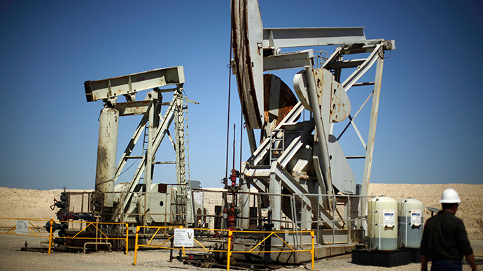 Pump jacks drill for oil in the Monterey Shale, California (Reuters / Lucy Nicholson)