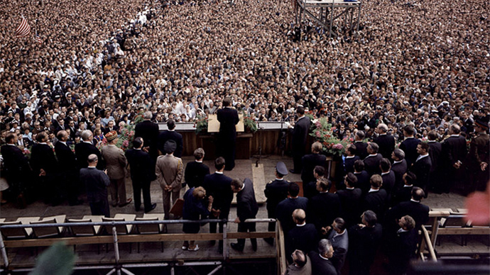 25 yrs after the Berlin Wall: Who really won the Cold War?