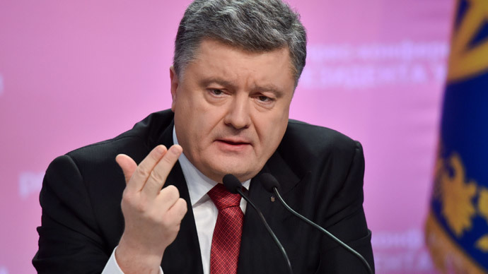 ‘Poroshenko: Olive branch in one hand and gun firing bullets in Donetsk in the other’