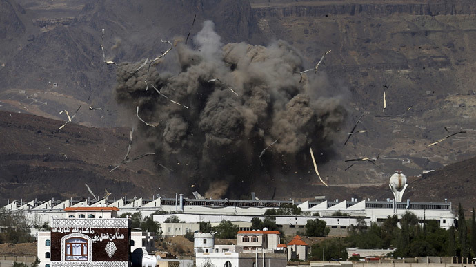 An air strike hits a military site controlled by the Houthi group in Yemen's capital Sanaa May 12, 2015. (Reuters / Khaled Abdullah)