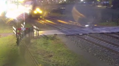 Два велосипедиста за неделю едва не попали под поезд на одном и том же переезде в Нидерландах
